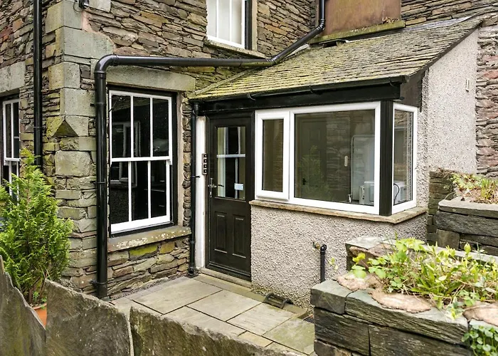 Rohan Rise - District Escape For Two - Ridgestone