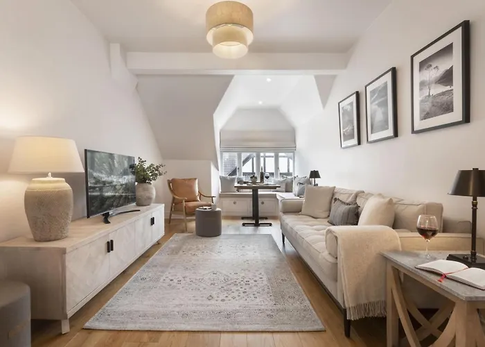 Rohan Rise - District Escape For Two - Ridgestone 安布尔塞德